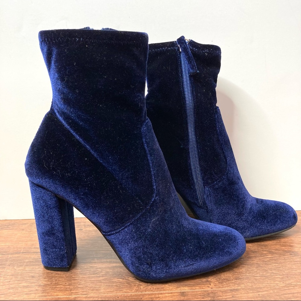 Steven Madden Edit blue velvet sock booties size 8